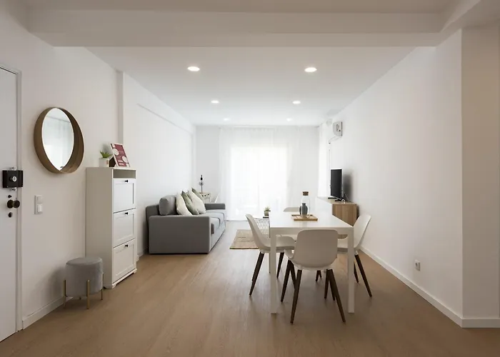 Alva - Cozy With Pool By Hd