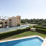 아파트 Alva - Cozy With Pool By Hd